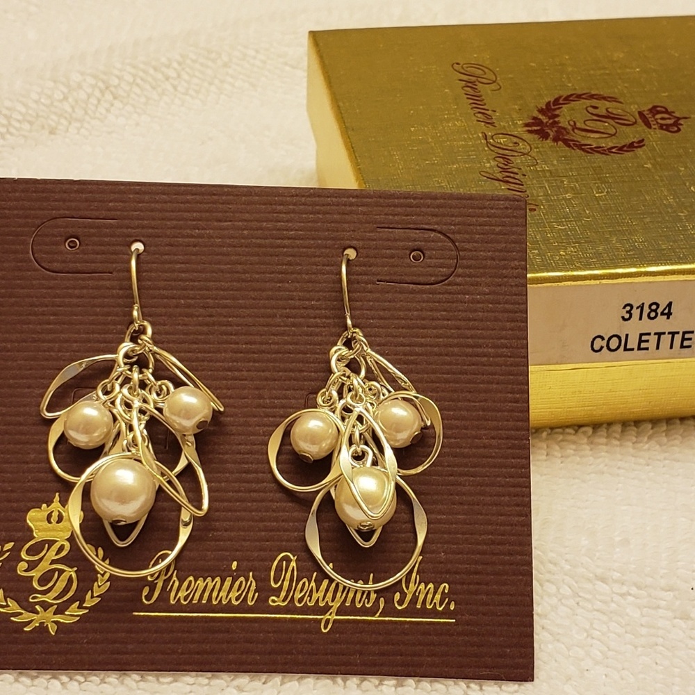 New Premier Designs Colette earrings Silver, pearl